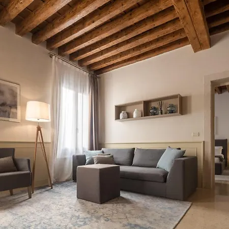 Appartement Lion Palace - San Marco R&r Venetië