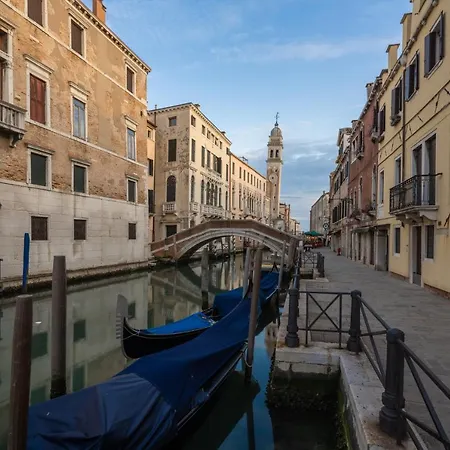公寓 Lion Palace - San Marco R&r
