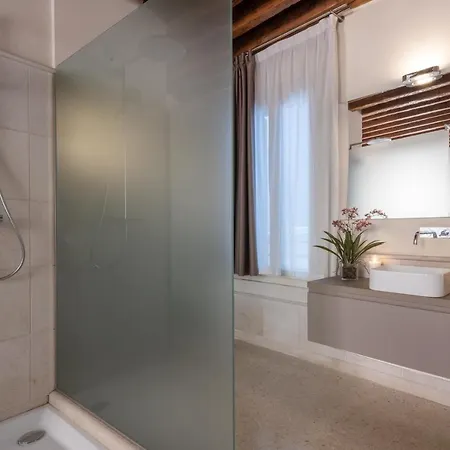 Lion Palace - San Marco R&r Venedik