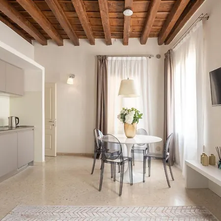 Lion Palace - San Marco R&r *