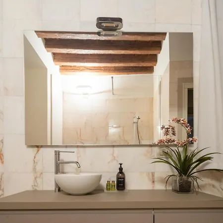 Lion Palace - San Marco R&r Venedik