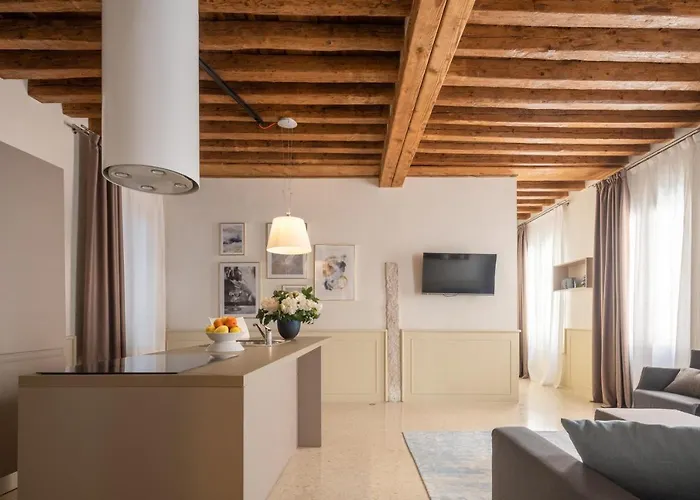 Lion Palace - San Marco R&r