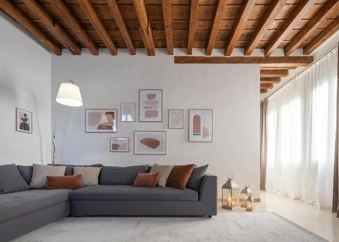 Lion Palace - San Marco R&r Apartment