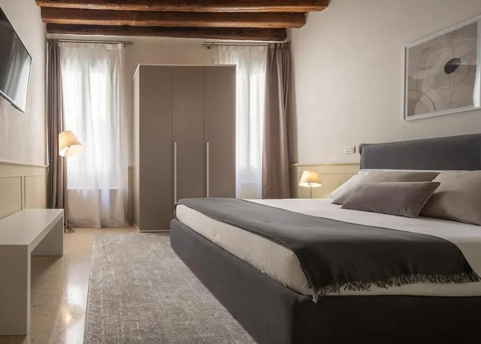 Apartment Lion Palace - San Marco R&r