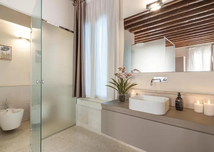 Lion Palace - San Marco R&r Apartment