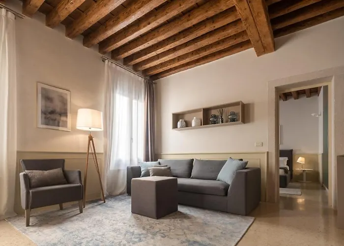 Apartment Lion Palace - San Marco R&r Venice