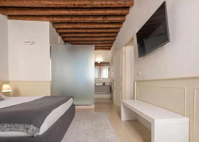 Lion Palace - San Marco R&r