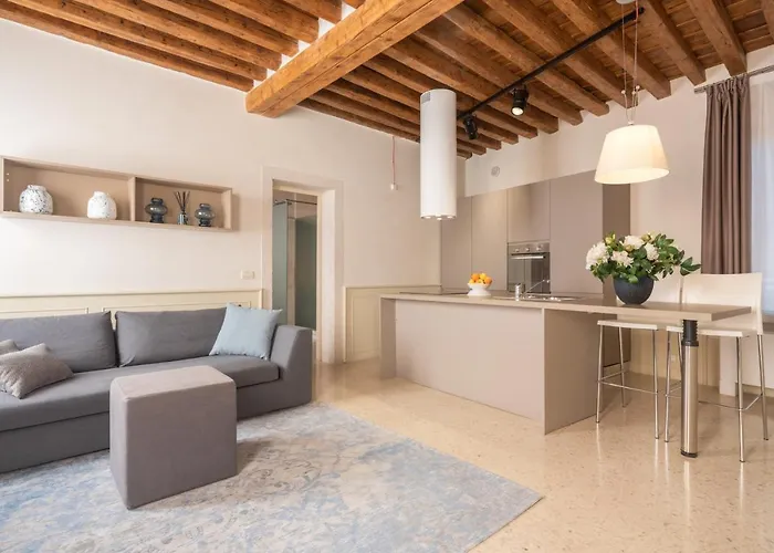 Lion Palace - San Marco R&r Apartment