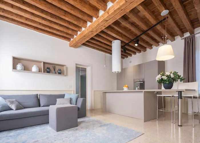 Apartment Lion Palace - San Marco R&r Venice