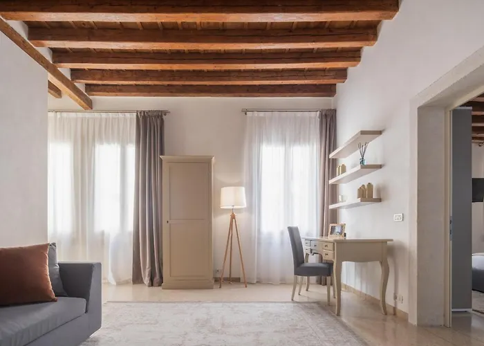 Lion Palace - San Marco R&r *