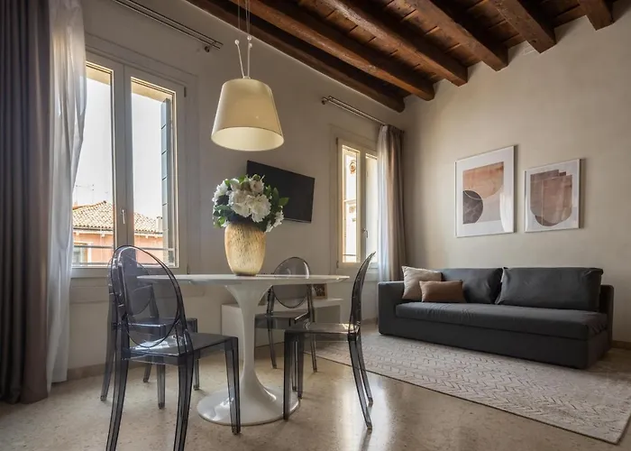 Apartment Lion Palace - San Marco R&r