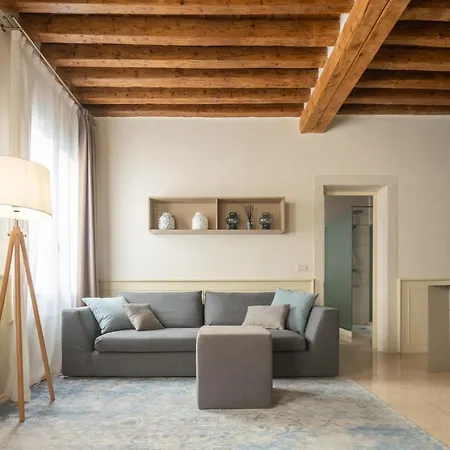 Lion Palace - San Marco R&r Apartamento Veneza