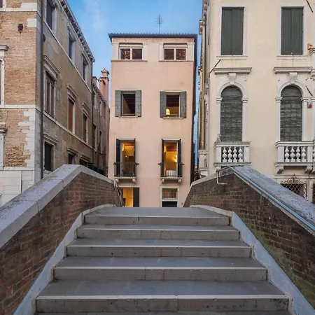 Lion Palace - San Marco R&r Apartamento Veneza