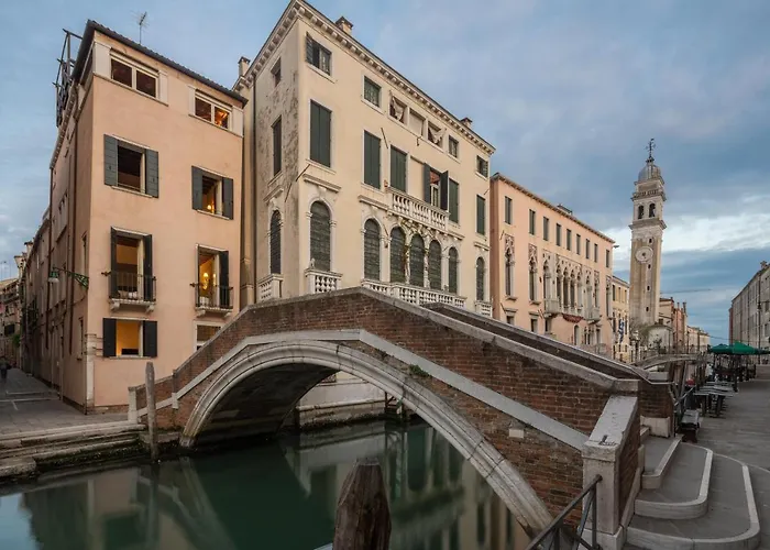 Lion Palace - San Marco R&r